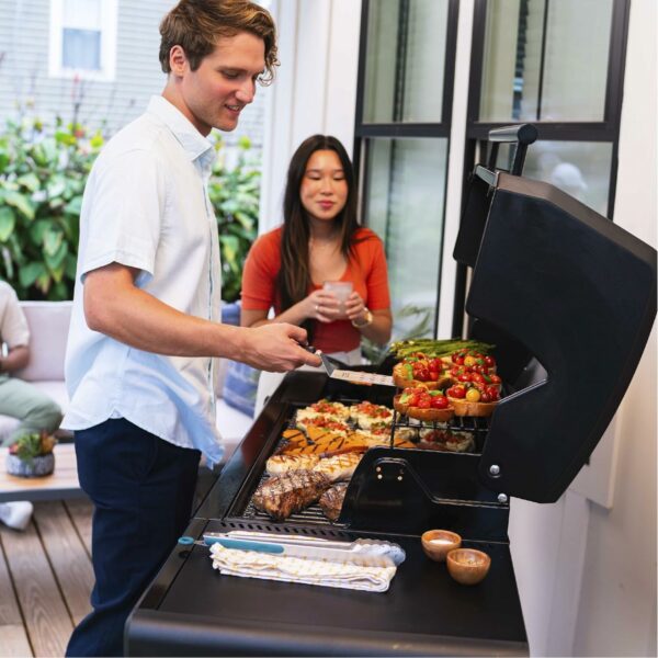 Газовый гриль Charbroil Pro Series с инфракрасной технологией Amplifire (4 горелки)